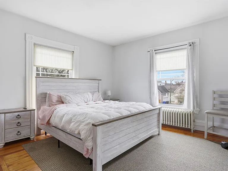 747 Union St #2 — Photo 10