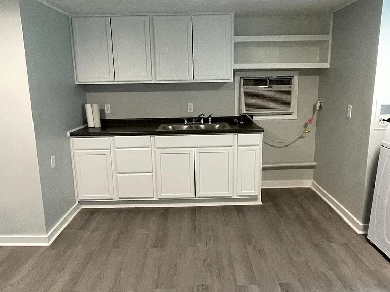 112 Elm St #C — Photo 2