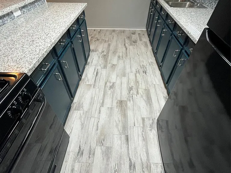 1015 Dogwood Ave — Photo 3