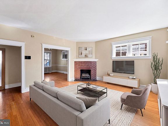 3rd image of 2903 N Harrison St
