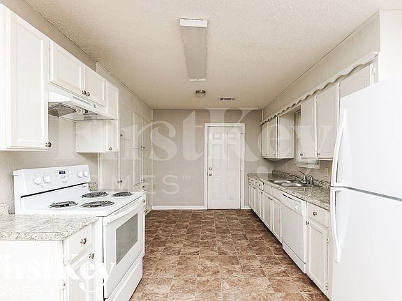 5th image of 717 Schilder Dr