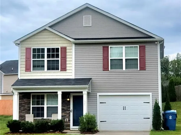 1924 Newcomb Dr, Whitsett, NC 27377