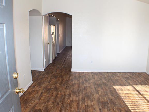 4th image of 12100 W Dahlia Dr