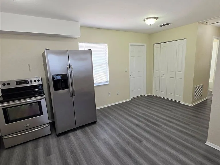 821 Grand Ave — Photo 7