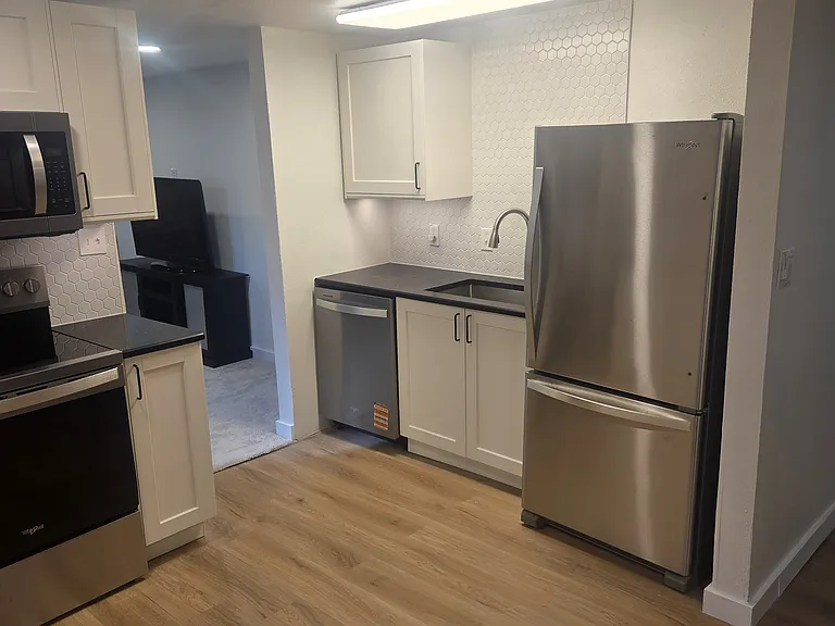 6898 S Franklin Cir — Photo 3