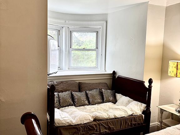 2nd image of 1101 Portland St Floor 1