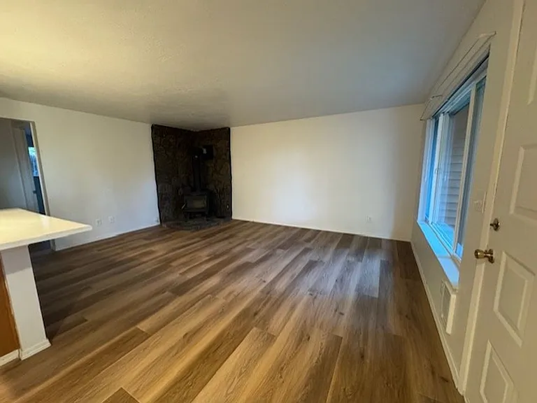 2910 NE Lotno Dr — Photo 4
