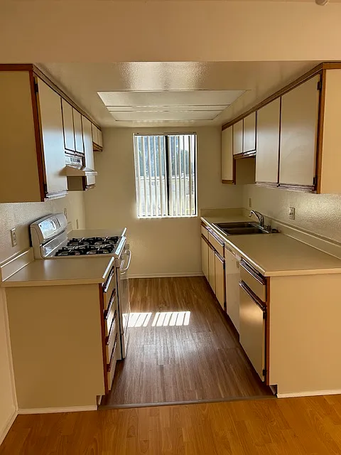 1 bed, 750 sqft, $2,025 — Photo 3
