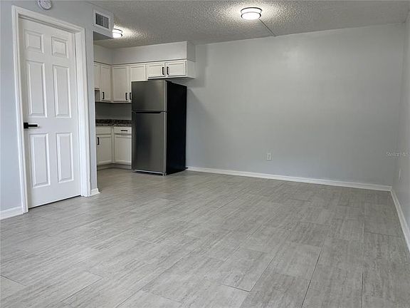 3rd image of 3710 W Cass St APT 17