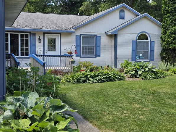6827 Tranquil Trl, Whitehall, MI 49461