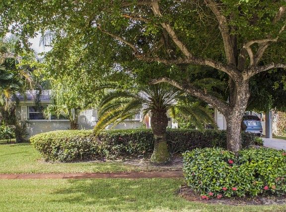 2nd image of 721 Tradewind Dr