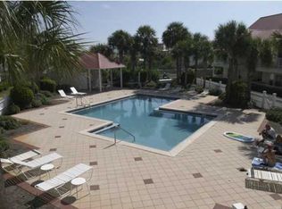 82 Sugar Sand Dr #B5, Pt Washington, FL 32459