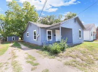 818 N Virginia St, Terrell, TX 75160