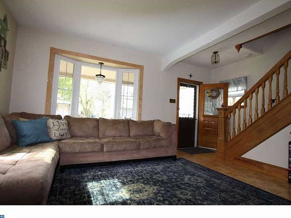 3rd image of 627 Linden Ave