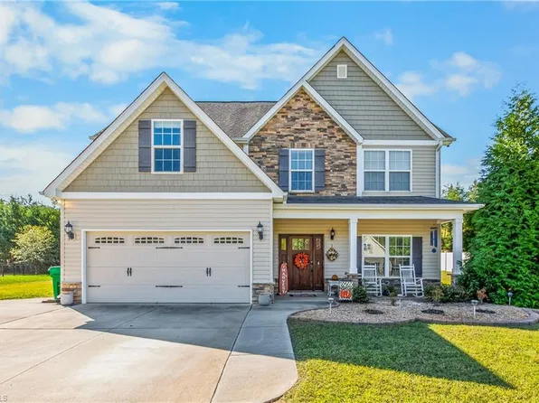 213 Pilot Bluff Dr, King, NC 27021