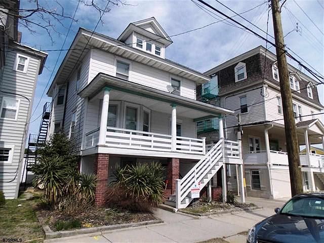 2nd image of 609 7th St