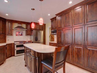 8961 Widmer Rd, Lenexa, KS, 66215