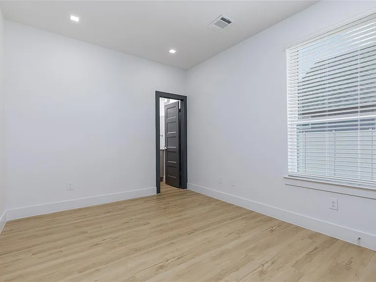 2801 Weisenberger St #101 — Photo 18