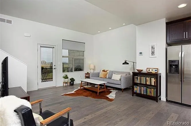 2 bed, 2.5 bath, 1375 sqft, $2,750 — Photo 4