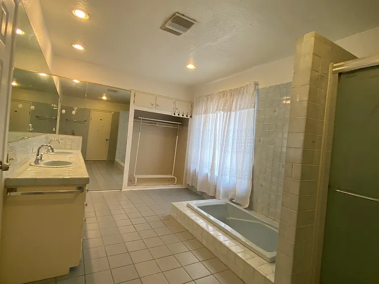 3115 W Olinda Ln — Photo 5