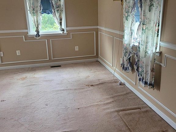 4th image of 9831 Sylvan Turn