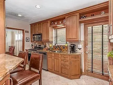 630 Langton Dr — Photo 8