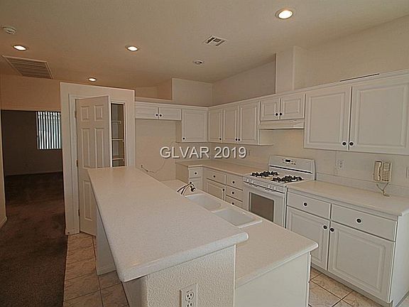 4th image of 8305 Ruby Heights Ave