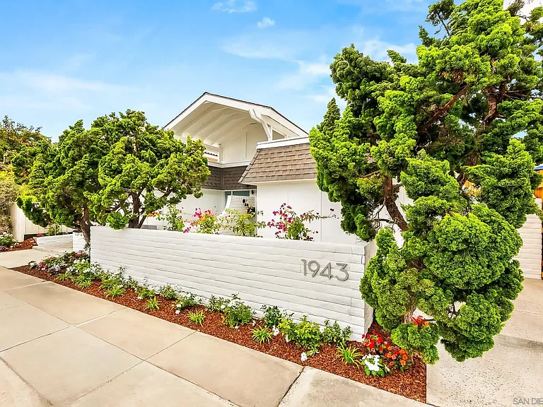 1943 Coast Blvd — Photo 1