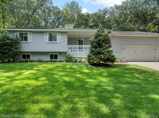 2080 Ardsley Dr, Ortonville, MI