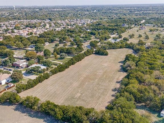 4th image of 710 Windy Ln
