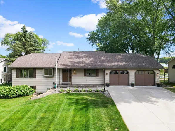 31117 Peninsula Ave, Lindstrom, MN 55045