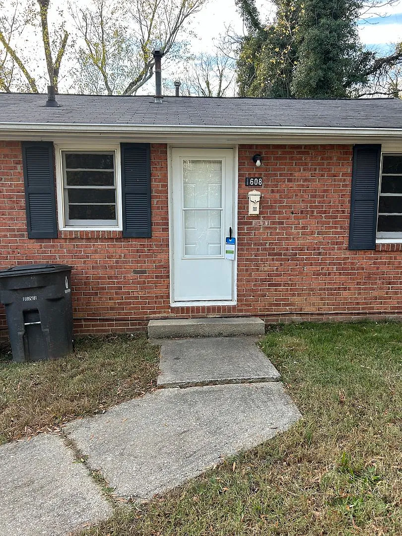 3 Bedroom/ 1 bath Home — Photo 2