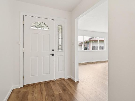 3rd image of 2657 Basswood Court
