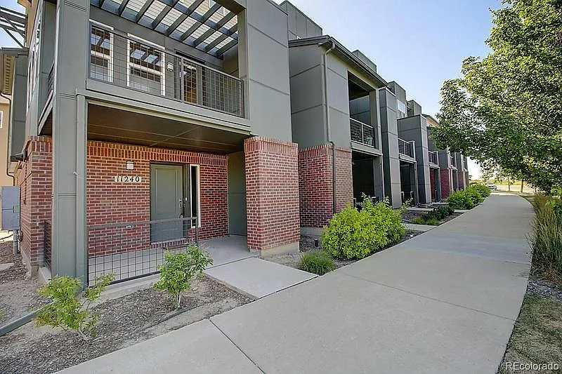 11240 Uptown Ave — Photo 2
