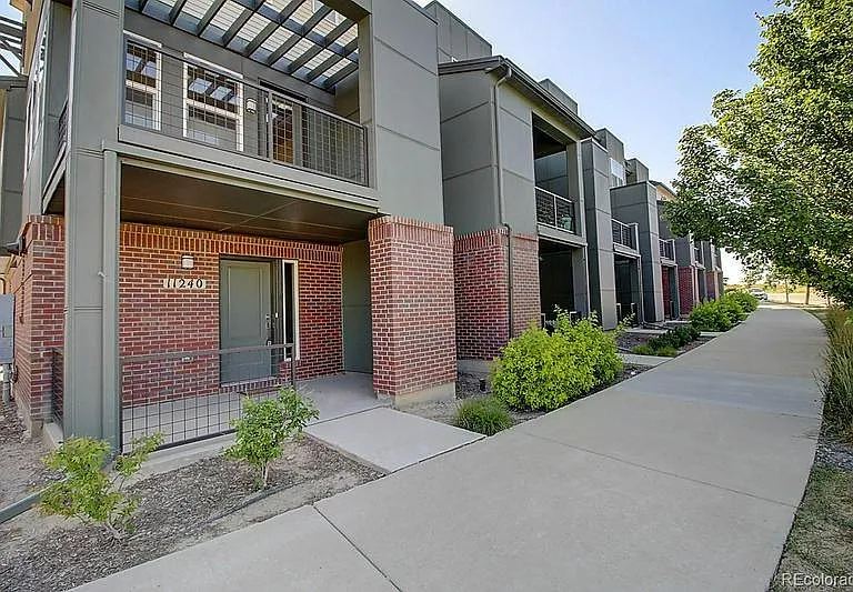 11240 Uptown Ave — Photo 2