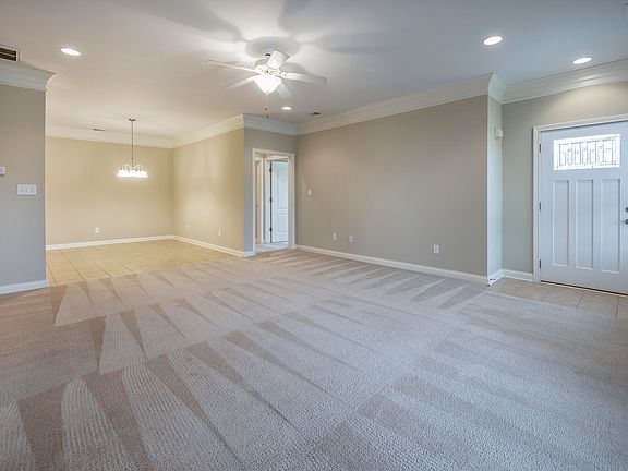 4th image of 502 Regency Cir #590