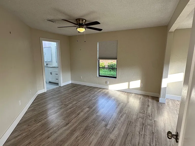 702 Green Rd — Photo 10