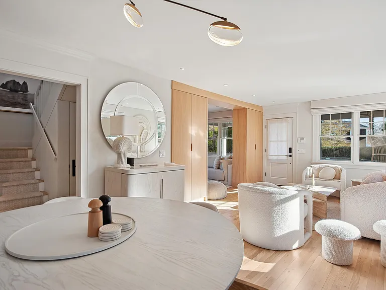 39 Miller Ln W — Photo 3