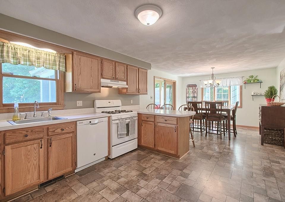 280 Trull Rd, Tewksbury, MA 01876 Zillow