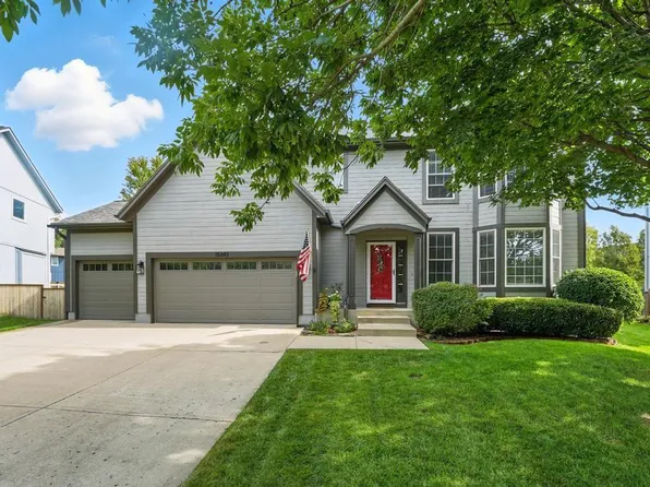 15343 S Navaho Dr, Olathe, KS 66062