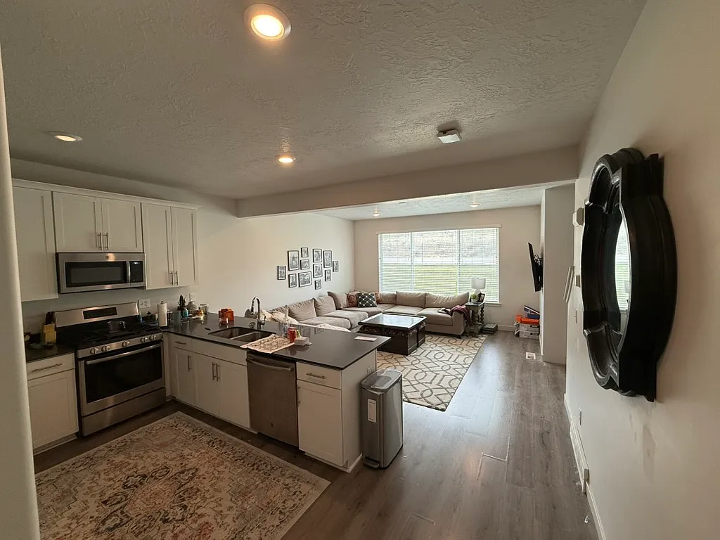 Building Photo - 955 W Tiffany Dale Way