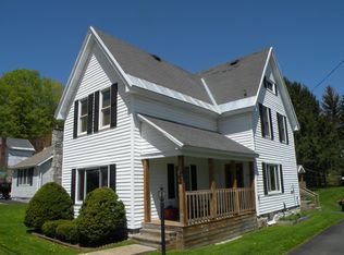 22 Summit St, Newport, NY 13416