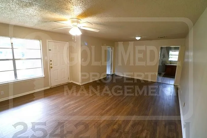 3 bed, 1.0 bath, $795 — Photo 3