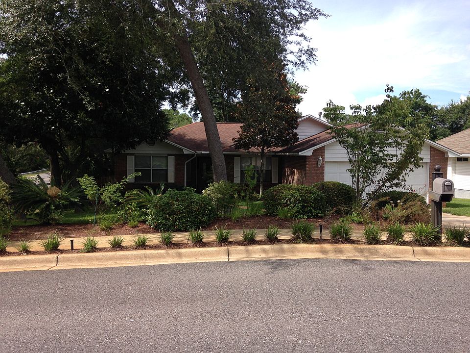 1st image of 301 Fairwood Dr