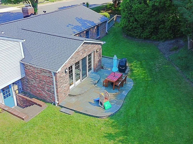 8097 Winding Way Ct — Photo 6