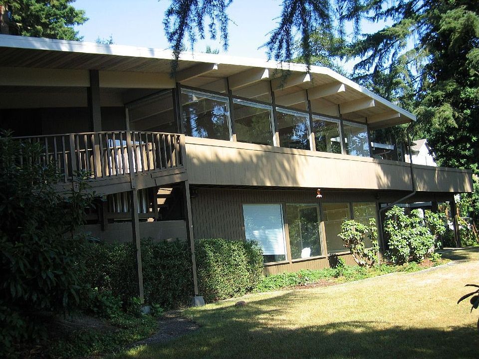 1st image of 106 130th Ave NE