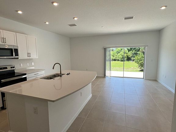5th image of 8549 Lunar Skye St #1