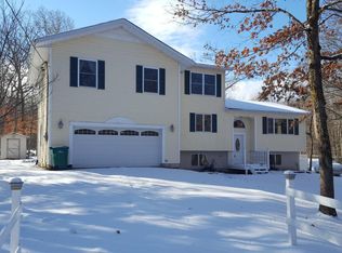 106 Mercury Ct, Milford, PA 18337