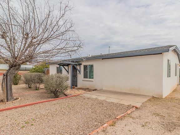 3rd image of 2660 N Palo Verde Ave