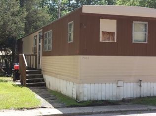 7462 Horseshoe Dr, Brighton, MI 48114